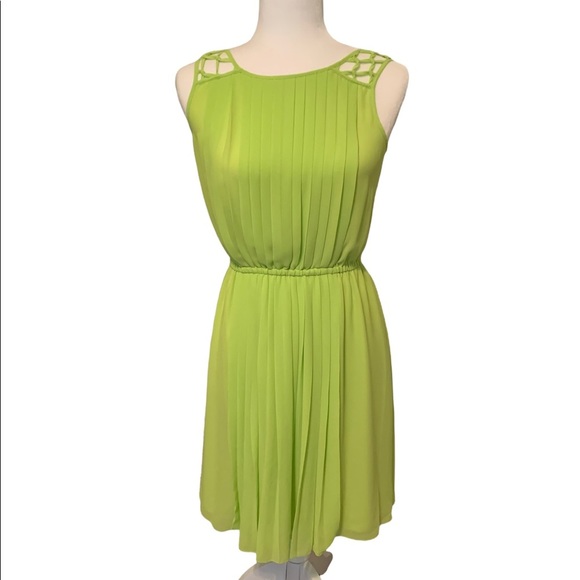 🎁 JESSICA SIMPSON Lime Green Pleated Cocktail Dress Size 2 - Picture 1 of 5
